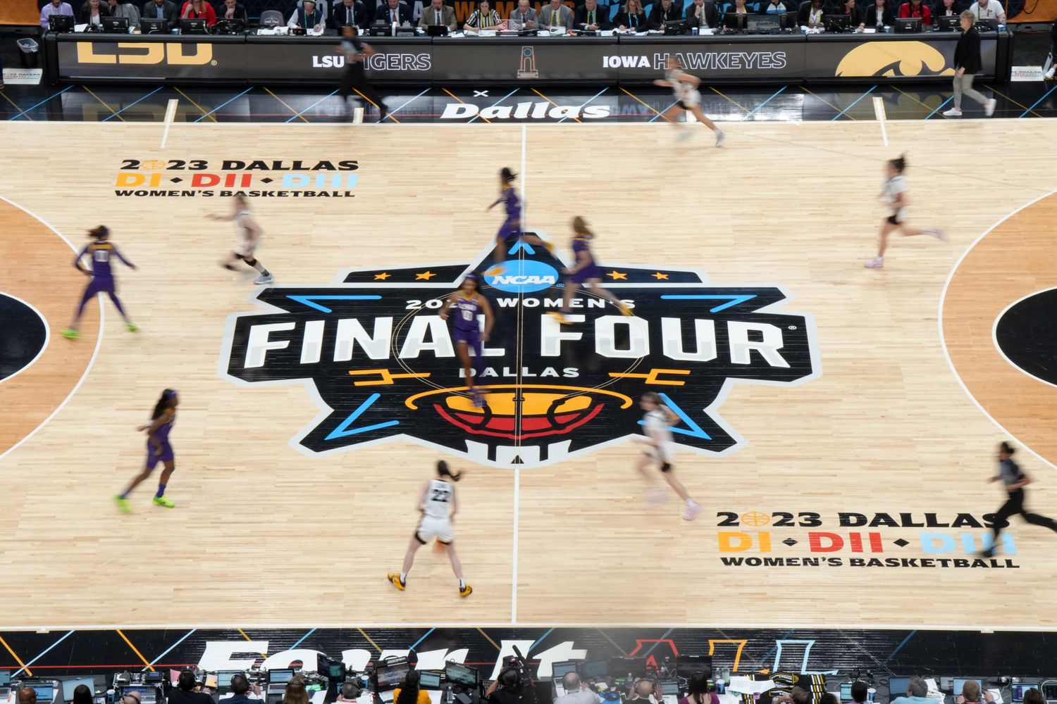 A general overall view of the NCAA Womens Basketball Final Four National Championship logo at center court at American Airlines Center.